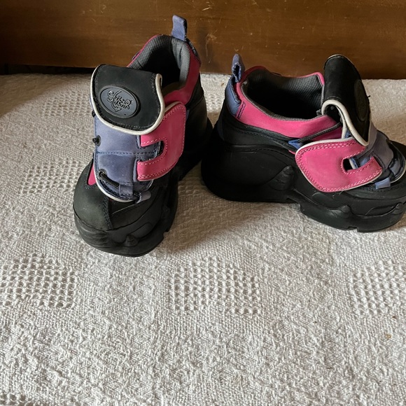 Swear shoes - Sz 6 - Picture 2 of 2